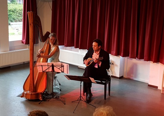 Duo Corelli bracht mooie muziek in een verrassende combinatie Duo Corelli bracht mooie muziek in een verrassende combinatie