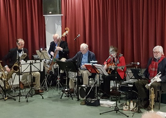 Eemjazz speelde weer voor een volle, enthousiaste zaal Eemjazz speelde weer voor een volle, enthousiaste zaal