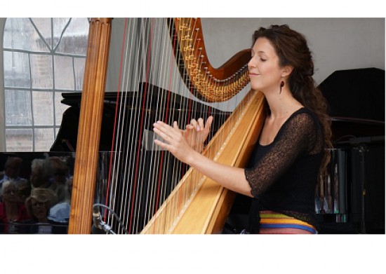 Beate Loonstra, harp