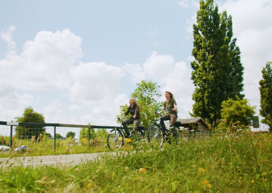Nieuwe fietsroute volgt spoor trekschuit van Amsterdam naar Buitenplaatsen Nieuwe fietsroute volgt spoor trekschuit van Amsterdam naar Buitenplaatsen