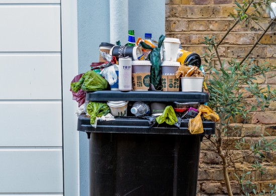 Groot, klein, papier of plastic - Wat hoort waar? Groot, klein, papier of plastic - Wat hoort waar?