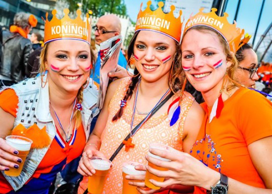 Feestelijke Koningsborrel 👑 Feestelijke Koningsborrel 👑
