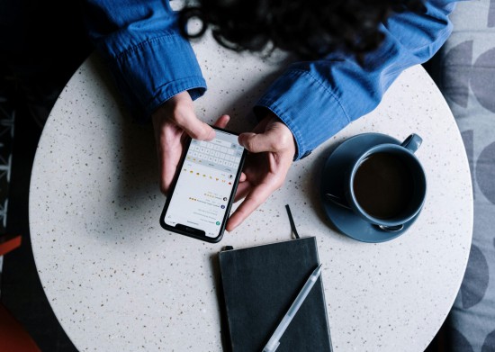 Verbindende Kracht: Meld je aan voor de WhatsApp-groep A&E Helpende Handen! Verbindende Kracht: Meld je aan voor de WhatsApp-groep A&E Helpende Handen!