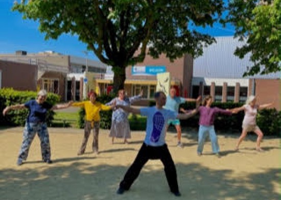 Tai chi in de buitenlucht